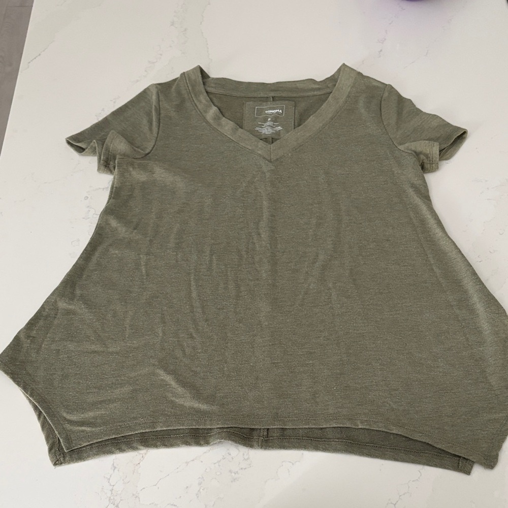 Sonoma Olive green  Short Sleeve V-Neck Tee women’s Small